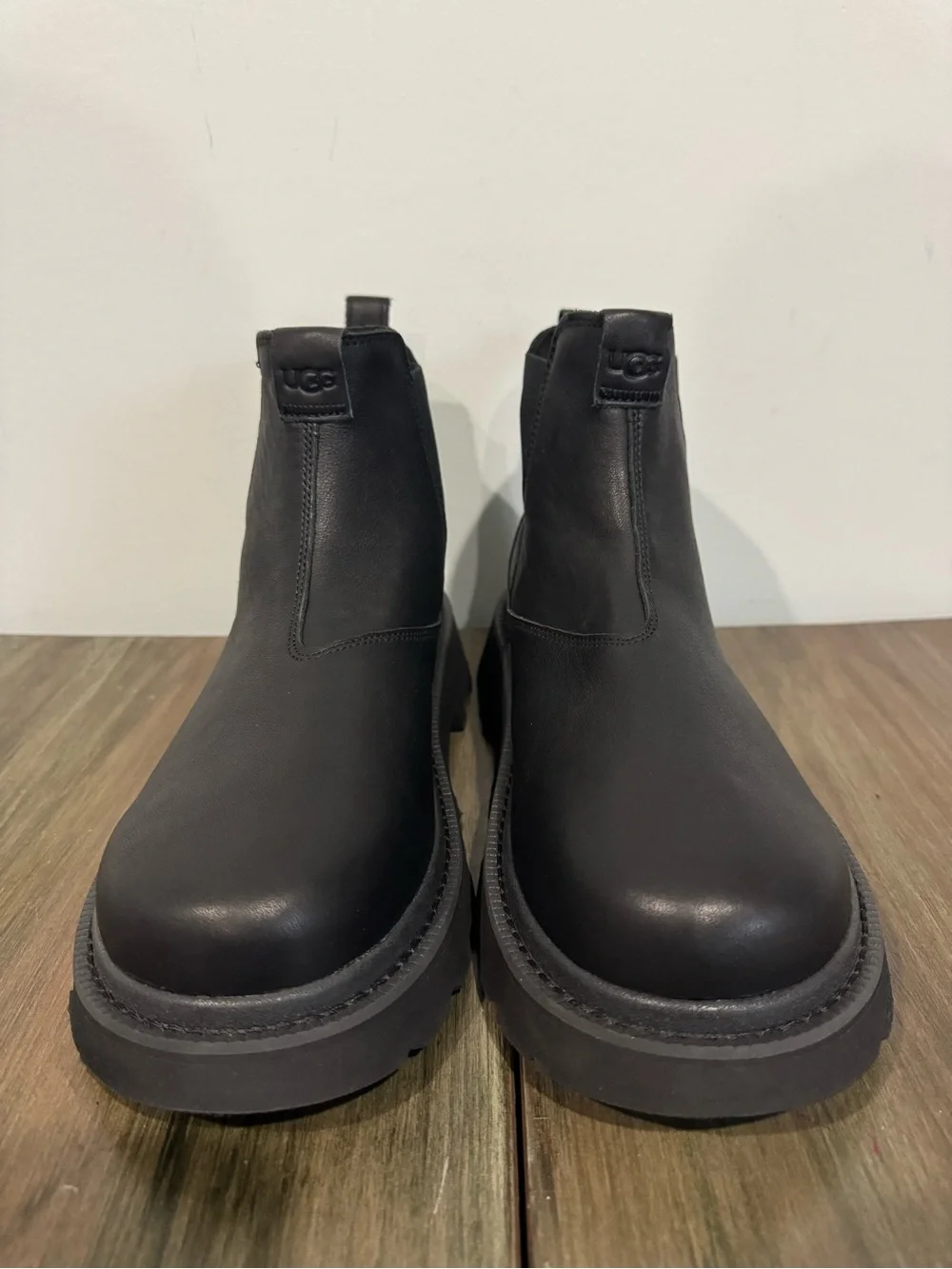 UGG CHELSEA LUG LEATHER MEN BOOTS